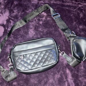 3for$20✨ NWOT - Small silver crossbody purse bag w: small clip on pouch